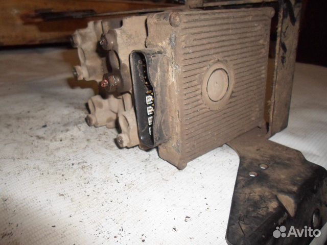 Блок ABS (насос) (Ford Mondeo) Блок ABS (насос) (Ford Mondeo)