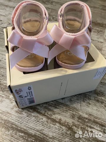 Новые босоножки Ugg 23,5 (15 см) оригинал Новые босоножки Ugg 23,5 (15 см) оригинал