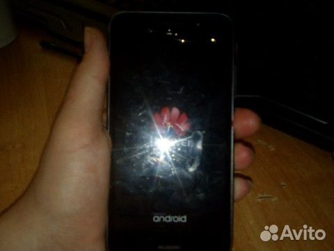 Телефон Huawei Y 3