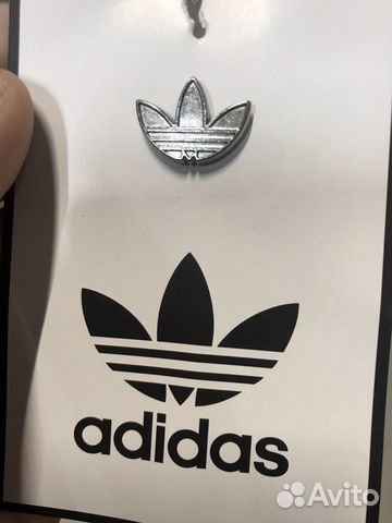 Значок Adidas Originals Значок Adidas Originals