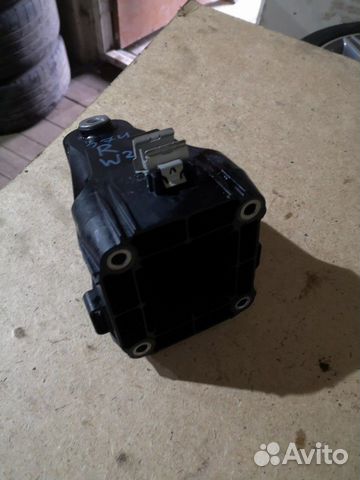 Mercedes w238 w213 лапка правая Mercedes w238 w213 лапка правая