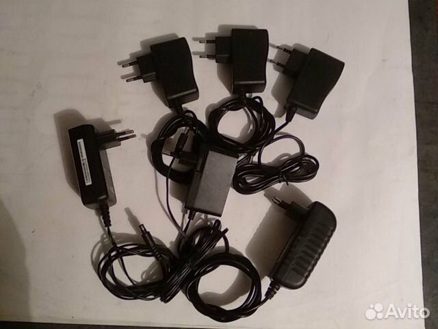 Адаптор, блок питания 12 вольт 1 и 1,5 Ампера