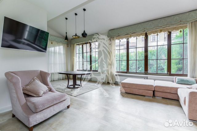 Таунхаус 540 м² на участке 3 сот.