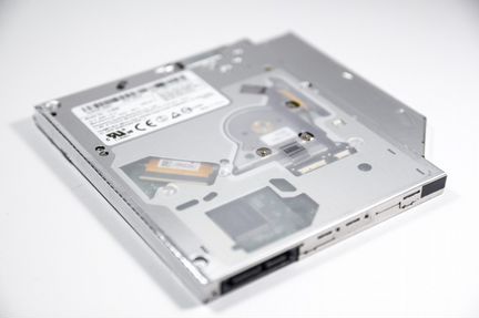 Apple superdrive CD/DVD-RW из Macbook Pro 17
