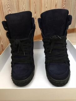 Кроссовки на танкетке casadei зимние