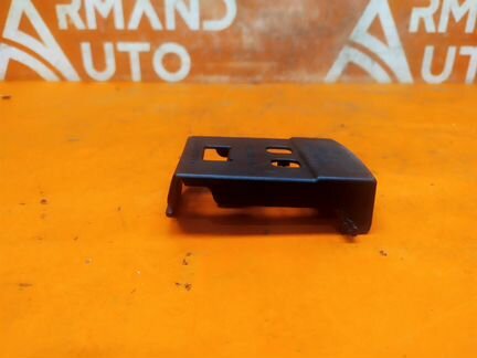 Кронштейн эмблемы передний Mercedes C-Class W205