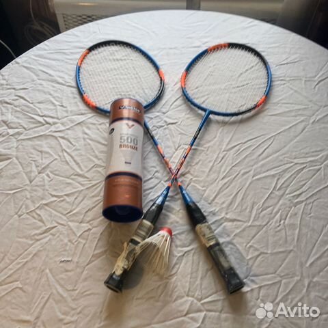 Ракетки и воланы для бадминтона