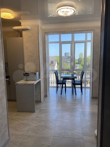 2-к. квартира, 65 м², 4/8 эт.