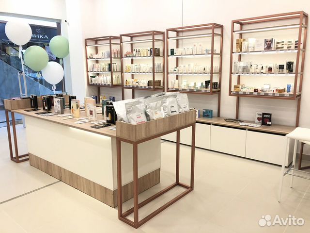 Мебель для магазинов косметики, Стеллажи торговые