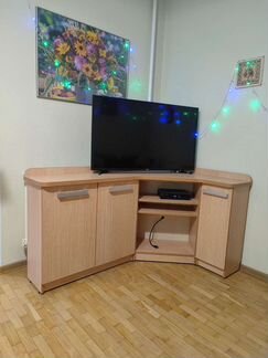 Угловая подставка под телевизор