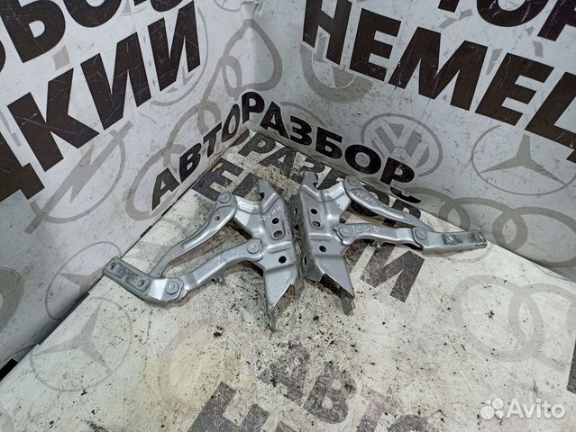 Петля капота Mercedes W169