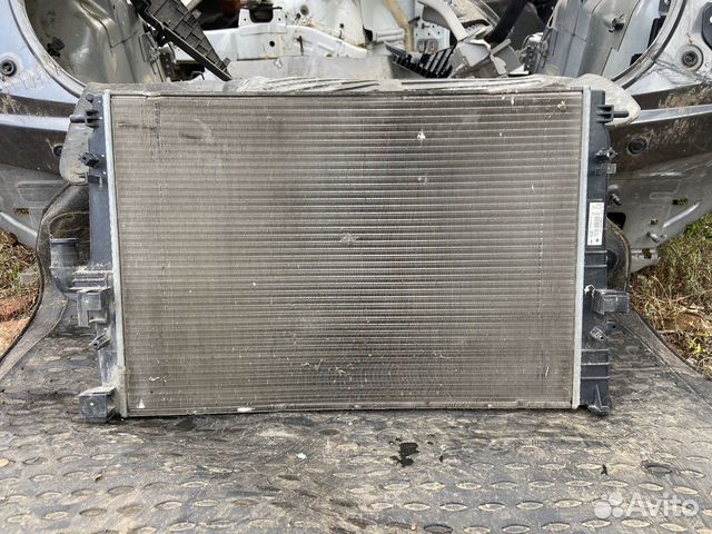 Радиатор охлаждения Renault Logan Largus