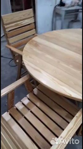 Стол и 4 стула из лиственницы