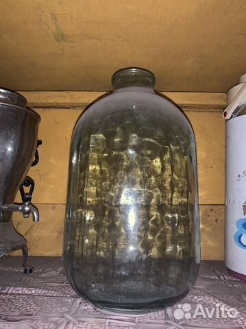 Стеклянная емкость бутыль