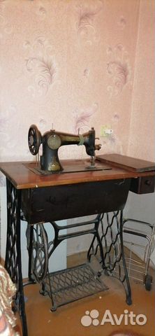 Швейная машинка ножная