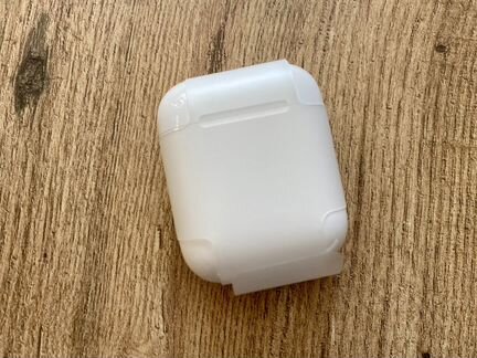 Зарядный футляр, чехол для наушников Apple AirPods