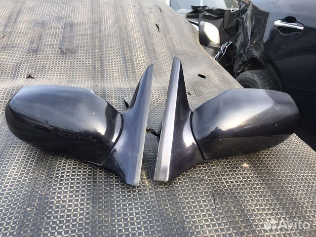 Боковое зеркало