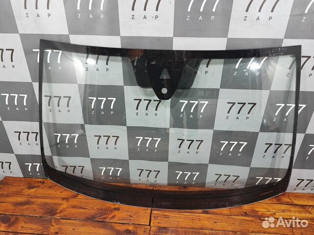 Стекло лобовое с обогревом Skoda Karoq 17-нв Б/У О