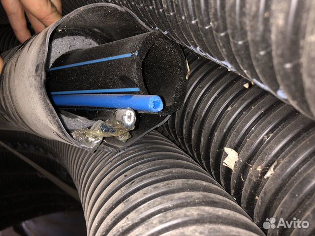 Теплоизолированная труба с греющим кабелем Uponor