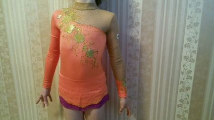 Продам купальник для художественной гимнастики