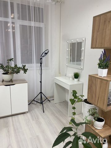 Аренда место для бровиста, визажиста