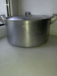 Кастрюли алюмин.,шумовка алюмин., салатницы цедилк