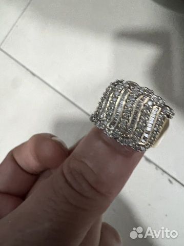 Золотое кольцо с бриллиантами багеты