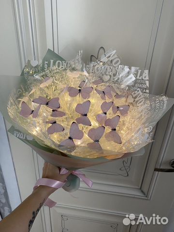 Светящийся букет из бабочек