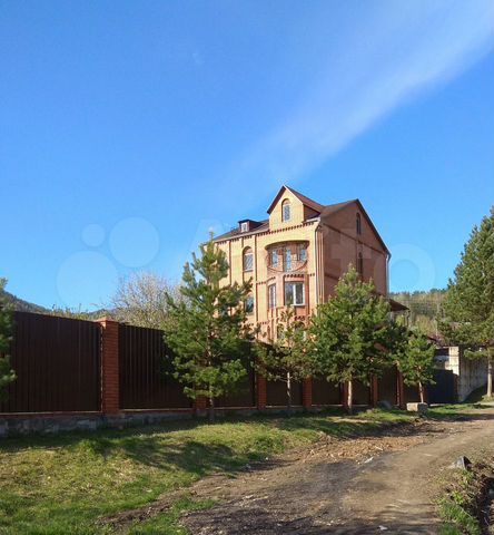Коттедж 392 м² на участке 16 сот.