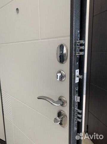 Дверь входная железная