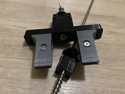 Поворотный механизм точилки