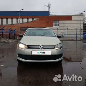 Volkswagen Polo 1.6 AT, 2011, битый, 137 000 км