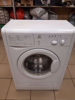 Indesit узкий