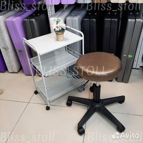 Стул мастера на колесах