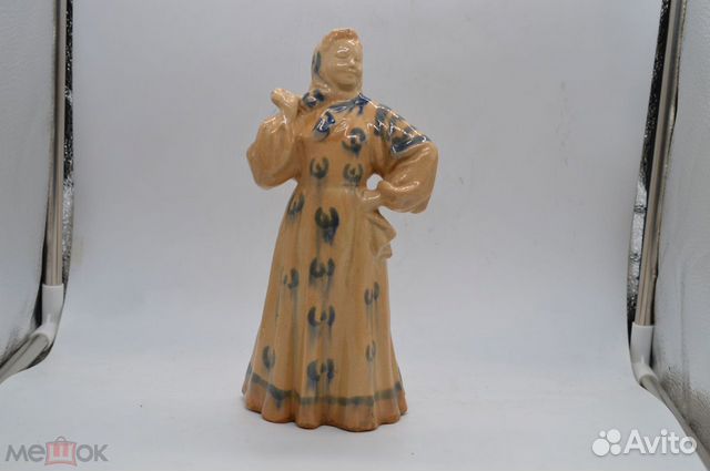 Статуэтка девушка В платке (плясунья ) гжель