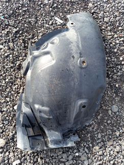 Подкрылок передний правый Renault Fluence