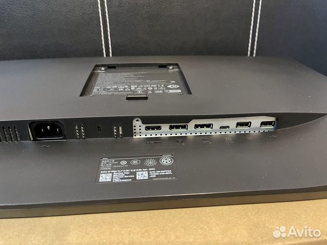 Монитор dell P2720DC