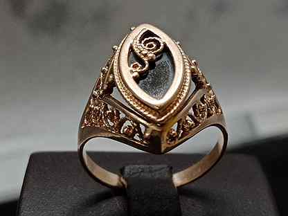 Золотое кольцо 585 пробы массой 4.9 грамма (Р-18.5