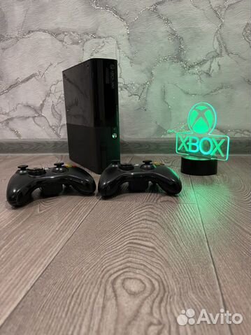 Xbox 360E 70 игр Freeboot 2 джойстика и кинект