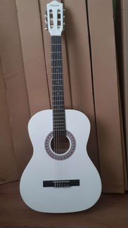 Гитара белая. Новая