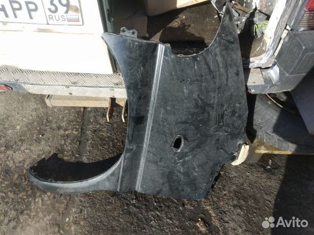 Крыло переднее левое Mitsubishi Delica 94-07