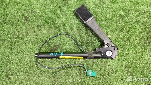 Преднатяжитель ремня правого Opel astra H 2010