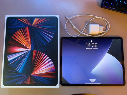 iPad Pro 12,9 дюймов (5-го поколения) 256 гб