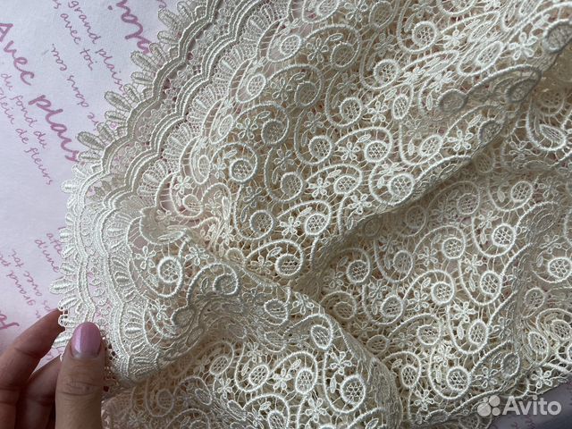 Отрезы итальянского кружева для декора