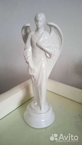 Статуэтка фарфор