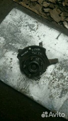 Кулак передний правый Nissan X-Trail T30