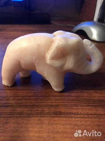 Слоник из белого природного камня