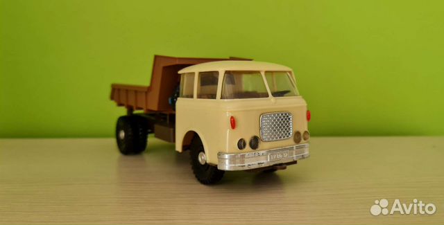 Машинка skoda