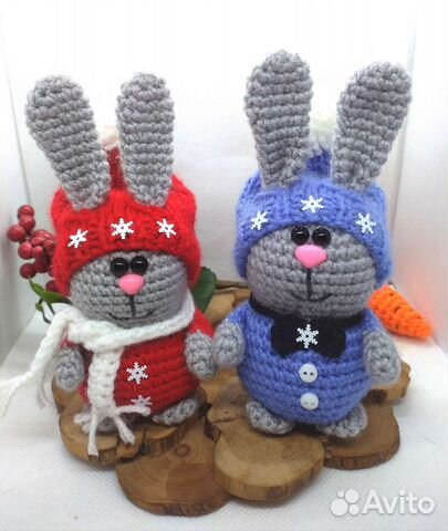 Зайчик вязаный