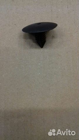 Крепеж пластиковая клипса Nissan 0146100QAD